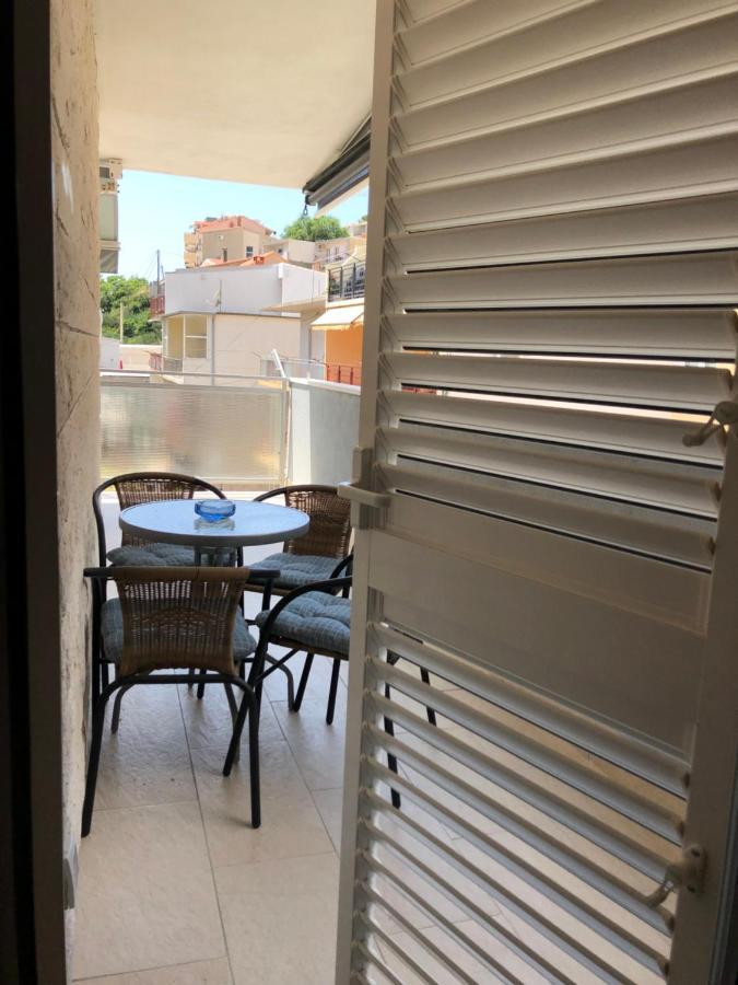 Omis - Private Ensuite Room With Balcony - Hotel Style Exterior photo